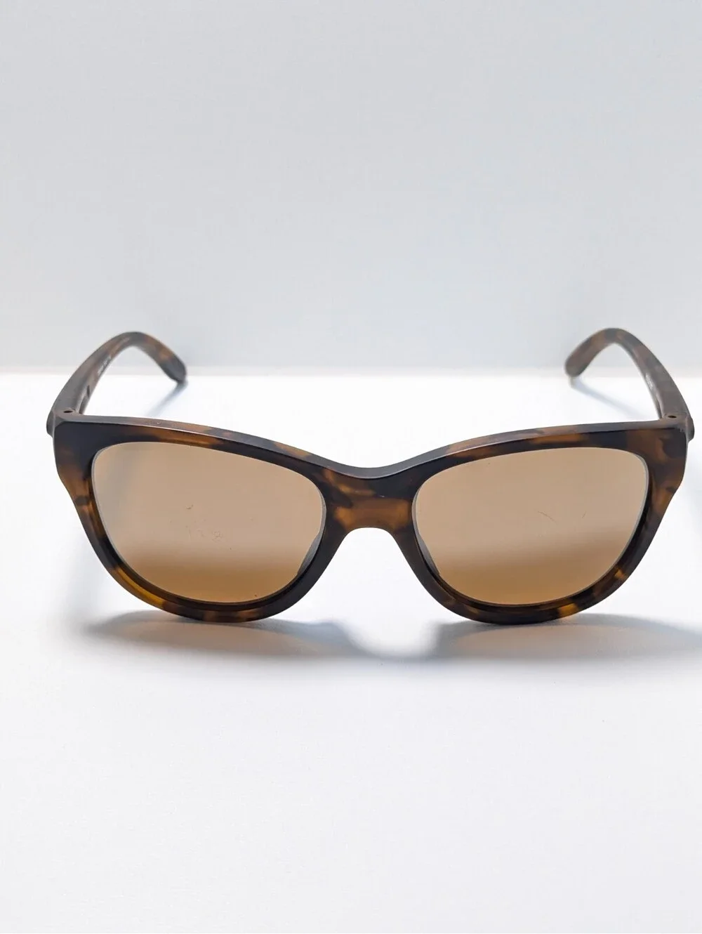 Oakley Hold Out OO9357-0355 Brown Gradient Tortoise Unisex Sunglasses 55-17-148